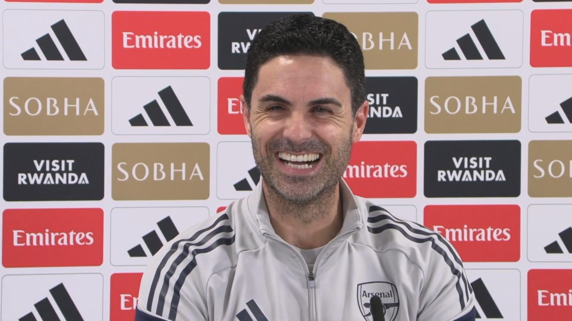 世界杯直播下载-阿尔特塔：我能不能在这个时代踢球？可以啊，但只能踢9号位