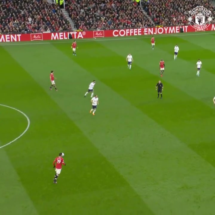 世界杯高清观看-四年前的今天，37岁的C罗上演帽子戏法，帮助曼联3-2战胜热刺