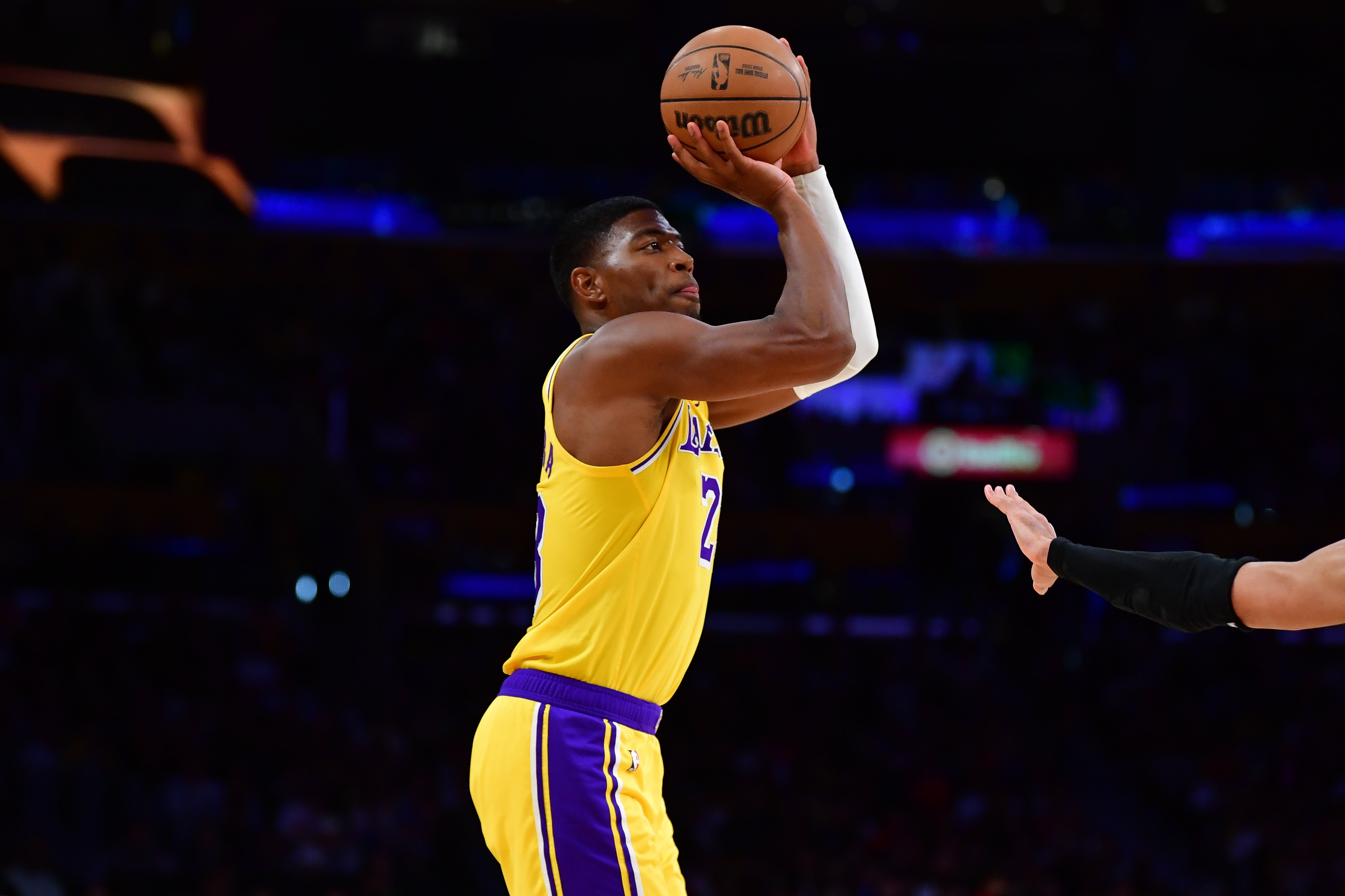 世界杯高清观看-八村塁：我们上次交手被骑士打爆了 今天成功限制了米切尔和哈登